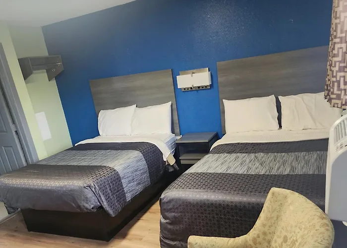 Plaza Motel